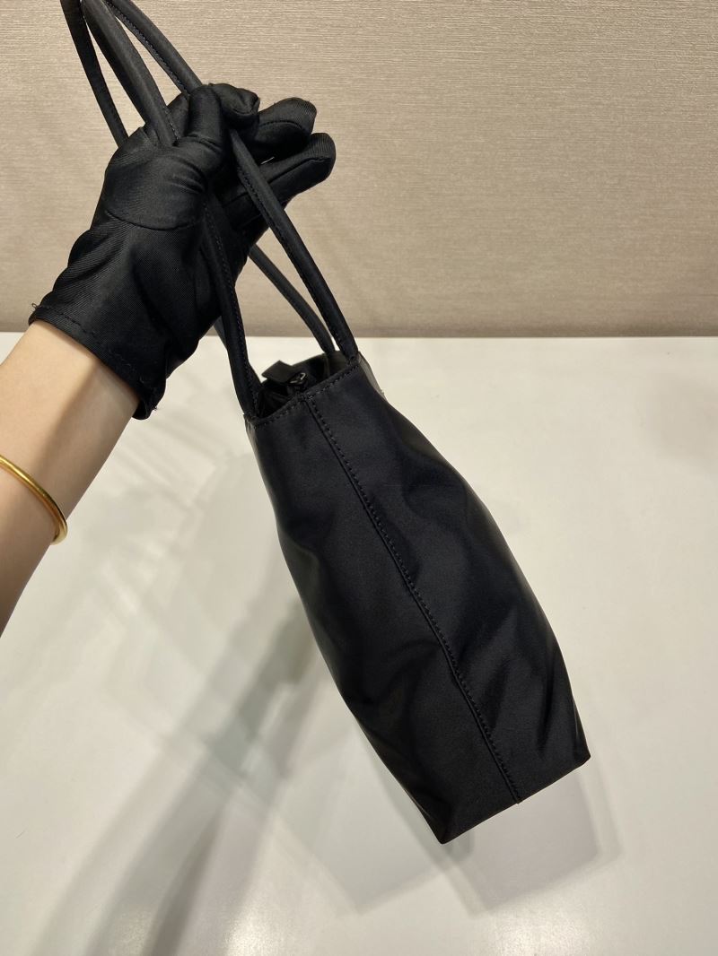 Pra*a tote bags